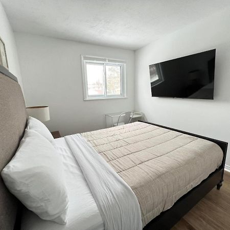 Letitia Heights !C Quiet And Modern Private Bedroom With Shared Bathroom Барри Экстерьер фото